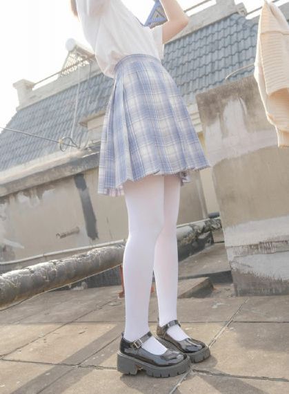 《年轻的女教师》在线观看_高清免费观看电视剧
